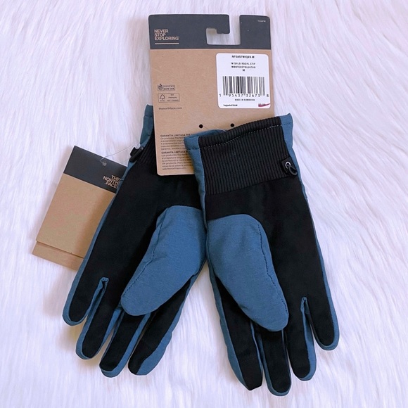 The North Face Women’s Shelbe Raschel Etip Gloves - Picture 3 of 6